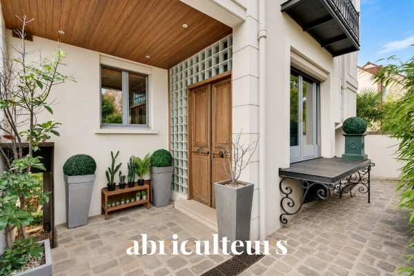 Maison individuelle atypique avec jardin et studio indépendant<span></span>Garches