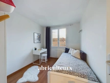 FONTENAY LE FLEURY – MAISON - 5 PIECES - 4 CHAMBRES –JARDIN