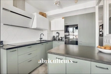 APPARTEMENT LUMINEUX DE 71M²<span></span>VUE DEGAGEE<span></span>VANVES