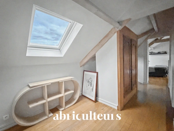 Maison individuelle atypique avec jardin et studio indépendant<span></span>Garches