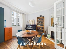 4 pièces au calme sur cour arborée – Charme de l’ancien – Paris 15e Convention – 72 m²