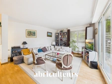 La Celle-Saint-Cloud<span></span>Duplex familial de 125 m² avec jardin-terrasse, balcon, 2 parkings et 2 caves