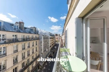 Studio<span></span>24 m² avec balcon<span></span>315 000 € <span></span>Paris 10