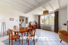 CHATILLON / QUARTIER LASEGUE-ROISSYS, LIMITE CLAMART- MAISON<span></span>6 PIECES<span></span>4 CHAMBRES<span></span>155 M2<span></span>TERRAIN 274 M2<span></span>990.000 €