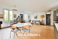 Issy-les-Moulineaux – Maison rénovée avec studio indépendant et terrasse arborée, au calme
