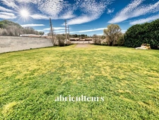 Pour votre furur projet beau terrain constructible de 800 m² à Pont-Saint-Martin - Libre de constructeur