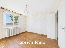 Charmante maison de 94 m2  plus rdc aménageable, avec grand jardin , bourg de St Hilaire de Clisson