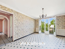 Charmante maison de 94 m2  plus rdc aménageable, avec grand jardin , bourg de St Hilaire de Clisson