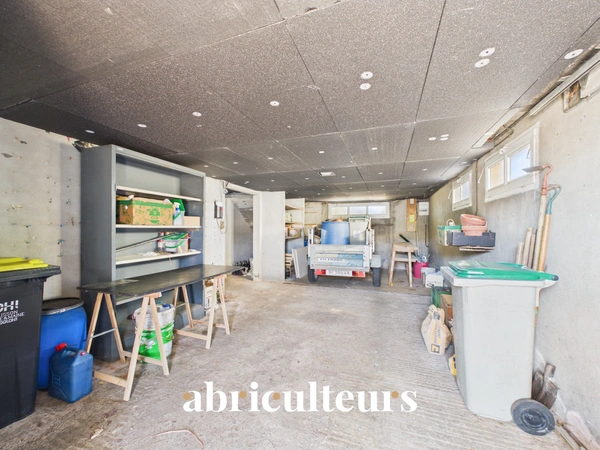 Charmante maison de 94 m2  plus rdc aménageable, avec grand jardin , bourg de St Hilaire de Clisson