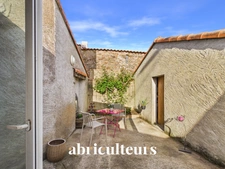 A Vertou- Beautour, charmante maison ancienne avec nombreuses dependances