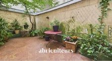 Appartement coup de coeur sur cour -jardin privative -Paris 7ème
