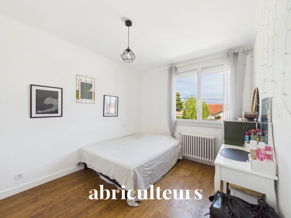 A Pornic, quartier recherché, belle nantaise, 5 chambres , à 5 mn de la plage