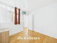 PARIS<span></span>MONTMARTRE<span></span>DUPLEX<span></span>3 PIÈCES <span></span>2 CHAMBRES<span></span>72 M2<span></span>2594  € Charges Comprises