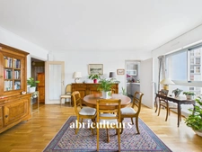 SUPERBE APPARTEMENT FAMILIAL<span></span>BALCON<span></span>PROCHE ÉCOLES ET METRO