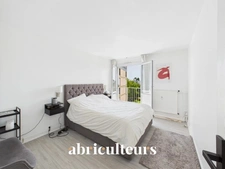 À SAISIR<span></span>3 pièces de 80m2<span></span>Dernier étage avec balcon à deux pas de la Marne