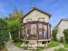Maison à très fort potentiel de 130 m²<span></span>Quartier très recherché<span></span>Sur 3 niveaux<span></span>Villemomble