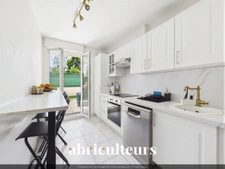 Appartement familial lumineux de 94 m² avec jardin de 89 m² et grande terrasse<span></span>Résidence récente et sécurisée à Drancy