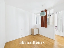PARIS<span></span>MONTMARTRE<span></span>DUPLEX<span></span>3 PIÈCES <span></span>2 CHAMBRES<span></span>72 M2<span></span>2594  € Charges Comprises