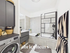 Appartement familial lumineux de 94 m² avec jardin de 89 m² et grande terrasse<span></span>Résidence récente et sécurisée à Drancy