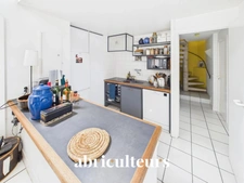 Duplex de caractère de 93 m² avec extérieur et beaux volumes