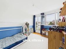 Coup de coeur - 4/5 pièces de 81 m2 - Rénové, spacieux, lumineux et avec balcon - Chevilly Larue - Proche du métro