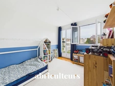 Coup de coeur - 4/5 pièces de 81 m2 - Rénové, spacieux, lumineux et avec balcon - Chevilly Larue - Proche du métro