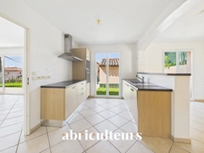 Maison familiale 130 m²<span></span>5 pièces<span></span>Jardin & terrasses  & garage double<span></span>Marseille 12e, Les Caillols