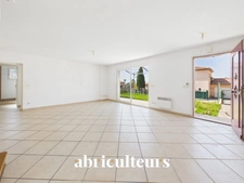 Maison familiale 130 m²<span></span>5 pièces<span></span>Jardin & terrasses  & garage double<span></span>Marseille 12e, Les Caillols