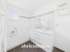 Maison familiale 130 m²<span></span>5 pièces<span></span>Jardin & terrasses  & garage double<span></span>Marseille 12e, Les Caillols