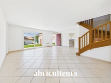 Maison familiale 130 m²<span></span>5 pièces<span></span>Jardin & terrasses  & garage double<span></span>Marseille 12e, Les Caillols