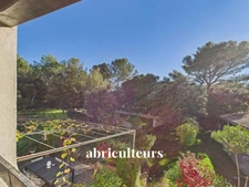 Magnifique propriété avec terrain, piscine/ poolhouse, dépendance à Rognes 13840