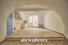 Immeuble polyvalent de 168,48m² composé de deux appartements à Rognes 13840