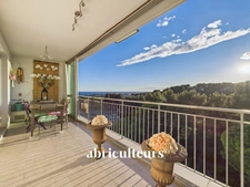 Appartement 4 pièces avec vérandas et cave à Bandol