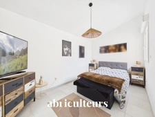 Charmante maison contemporaine T4 de 125m² sur un terrain de 436m² avec piscine à Lamanon 13113