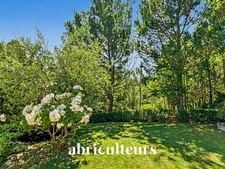 Magnifique villa de 296 m² avec piscine, terrain de 1,2 ha et vue exceptionnelle à Rognes (13840)