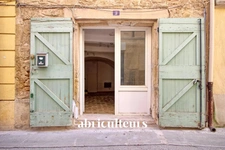 Immeuble polyvalent de 168,48m² composé de deux appartements à Rognes 13840