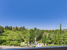 RARE: Charmant appartement de 85m² avec vue dégagée et terrasse de 31,78m²<span></span>Quartier Saint Mitre<span></span>Aix-en-Provence