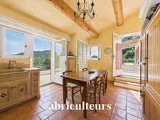 Vue panoramique pour cette magnifique villa Au temps des bastides de 292 m² à Rognes