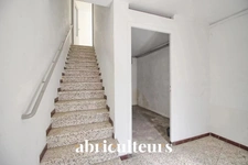 Immeuble polyvalent de 168,48m² composé de deux appartements à Rognes 13840