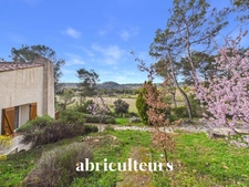 Charmante maison T3 de 66m² avec terrain et garages à Rognes 13840
