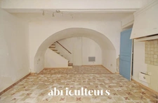 Immeuble polyvalent de 168,48m² composé de deux appartements à Rognes 13840