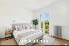 Charmante maison T4 avec possibilité d'aménagement, terrasses et jardin à Eguilles (13510)