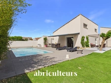Charmante maison contemporaine T4 de 125m² sur un terrain de 436m² avec piscine à Lamanon 13113