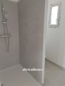 Belle maison neuve T4 81m² avec terrain et garage à Saint-Cannat (13760)