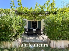 Belle propriété avec terrain, piscine/ poolhouse, dépendance à Rognes 13840