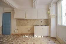 Immeuble polyvalent de 168,48m² composé de deux appartements à Rognes 13840