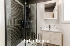 Magnifique propriété  de 235m² avec piscine, et dépendances à Rognes 13840