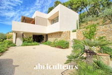 PROPRIÉTÉ D’EXCEPTION CONTEMPORAINE — AIX-EN-PROVENCE