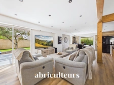 Charmante maison contemporaine T4 de 125m² sur un terrain de 436m² avec piscine à Lamanon 13113