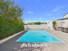 Charmante maison contemporaine T4 de 125m² sur un terrain de 436m² avec piscine à Lamanon 13113